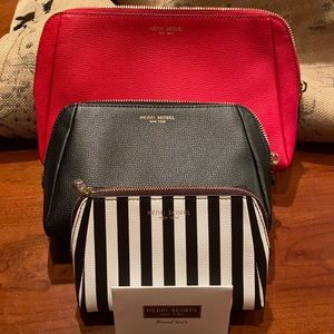 3 piece Henri Bendel travel/purse insert. Never used.